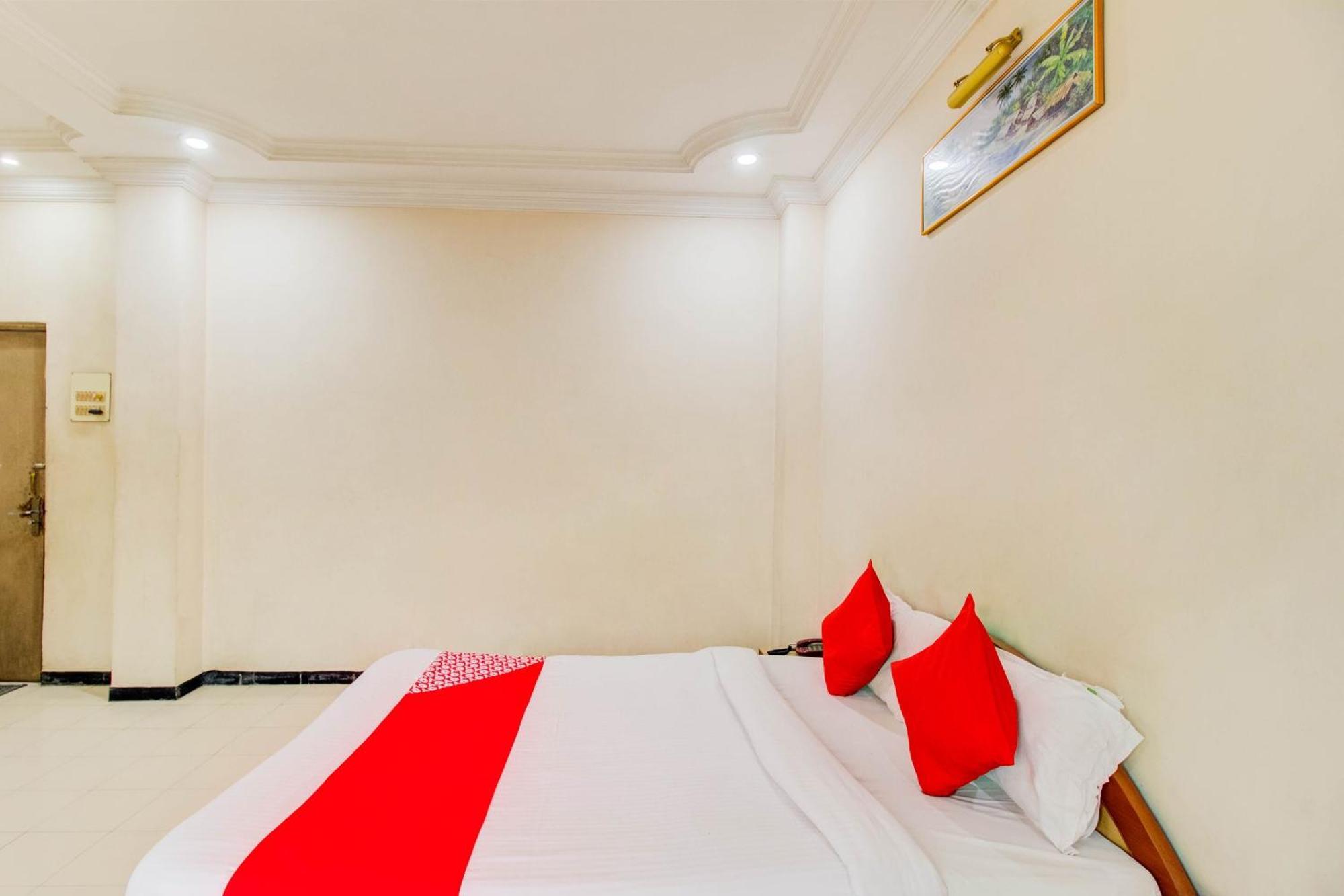 Hotel O Sri Jai Palace Nashik Buitenkant foto