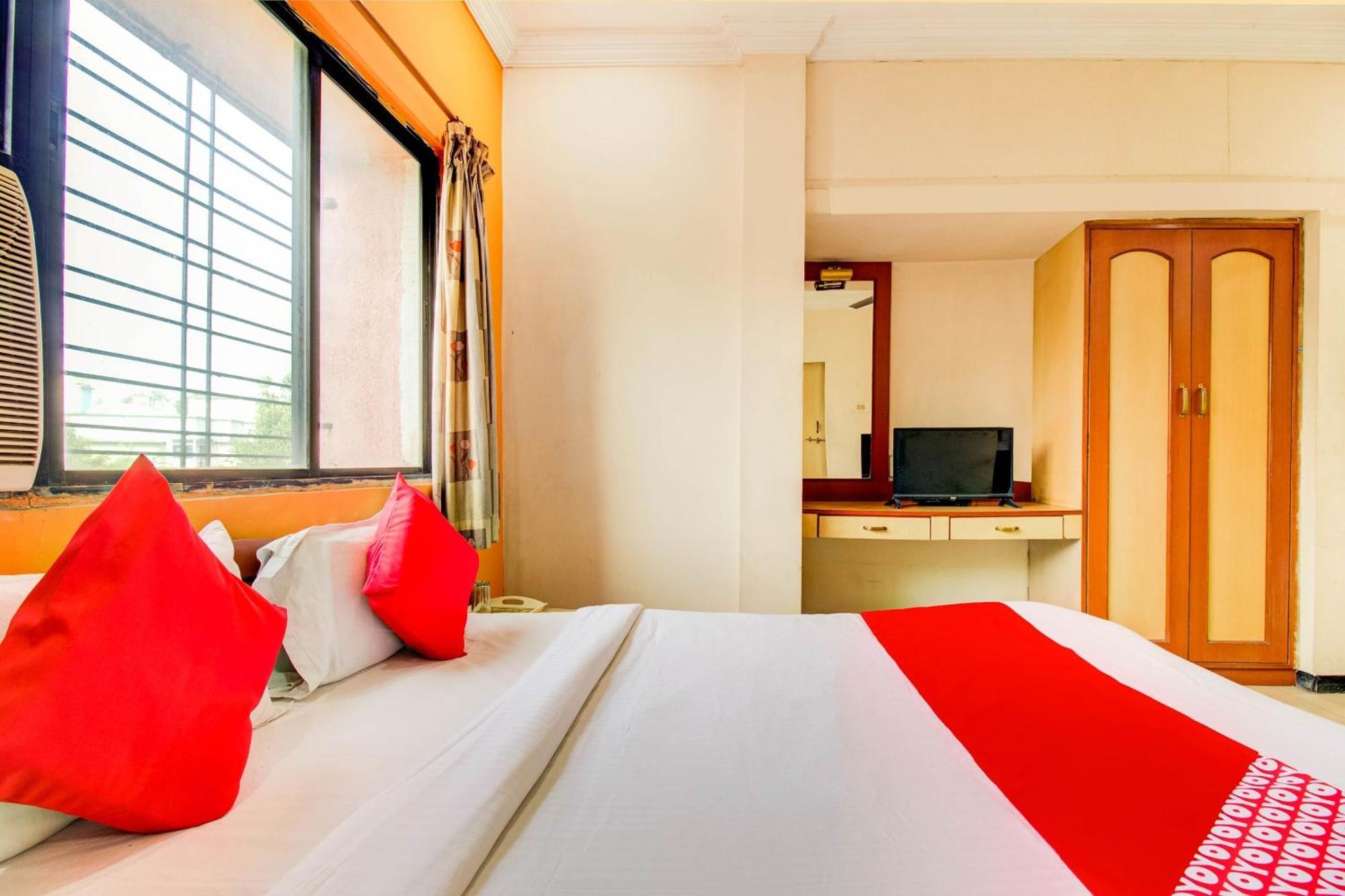 Hotel O Sri Jai Palace Nashik Buitenkant foto