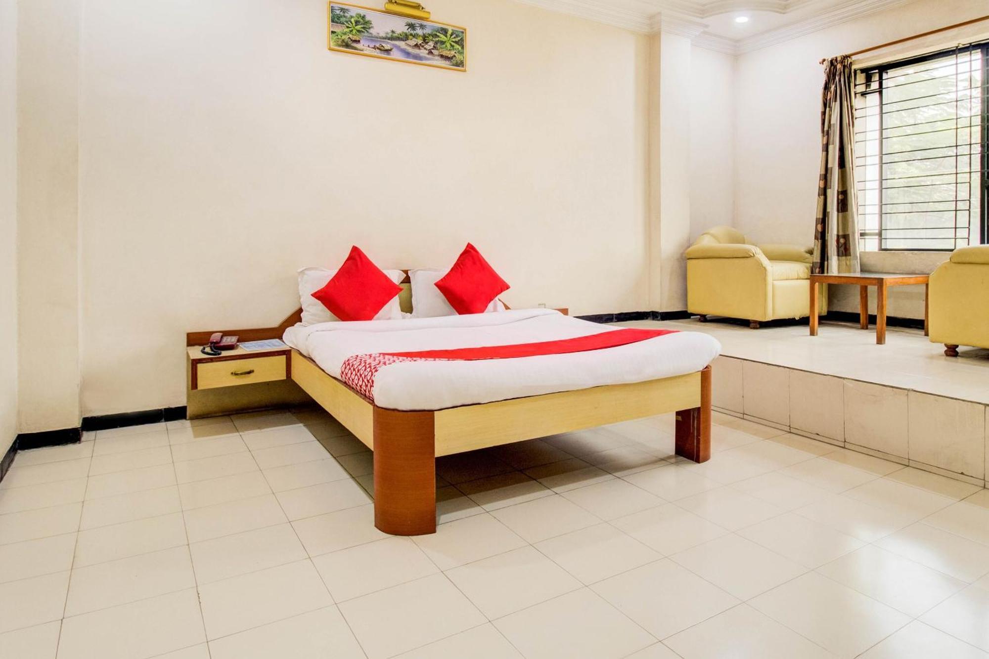 Hotel O Sri Jai Palace Nashik Buitenkant foto