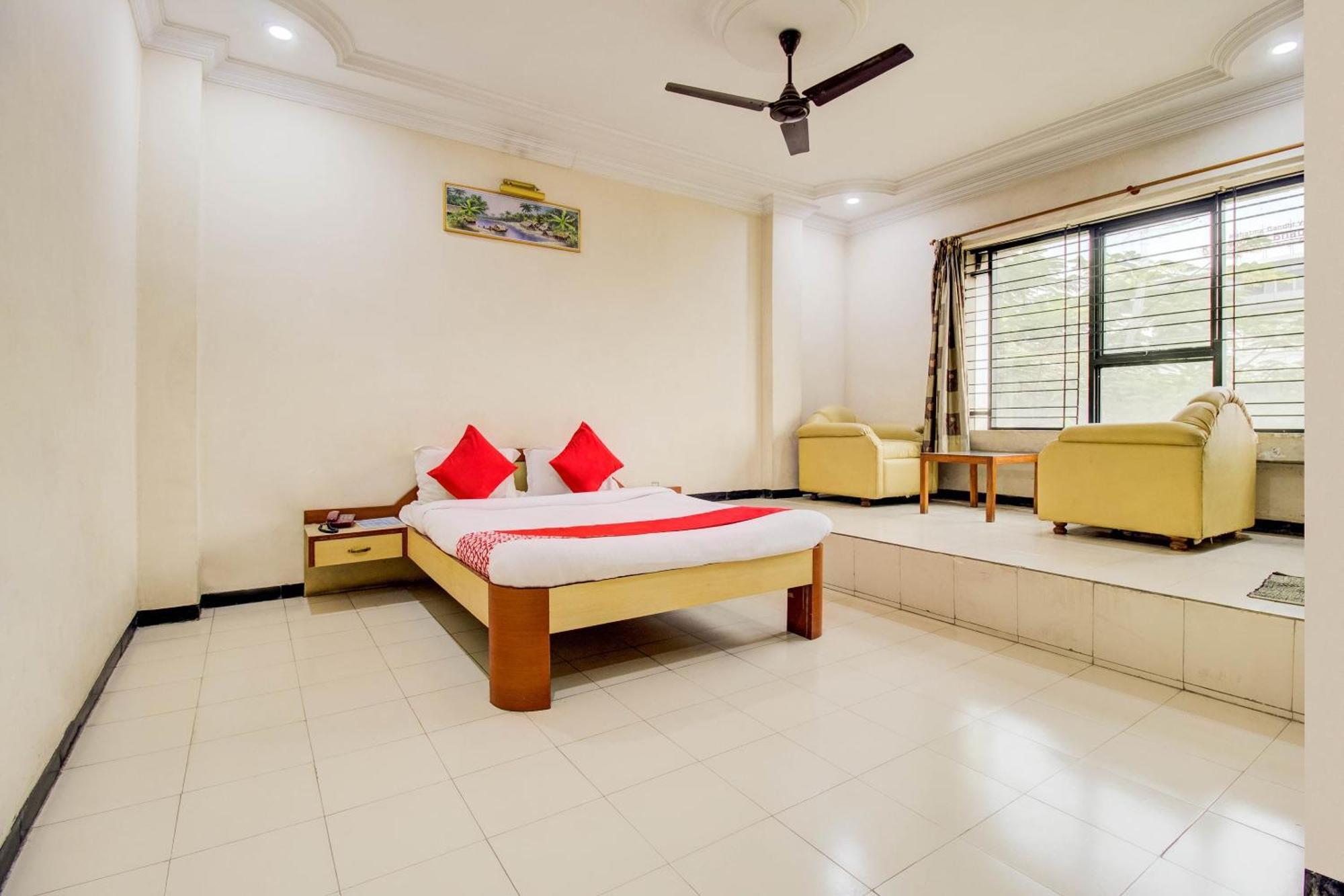Hotel O Sri Jai Palace Nashik Buitenkant foto